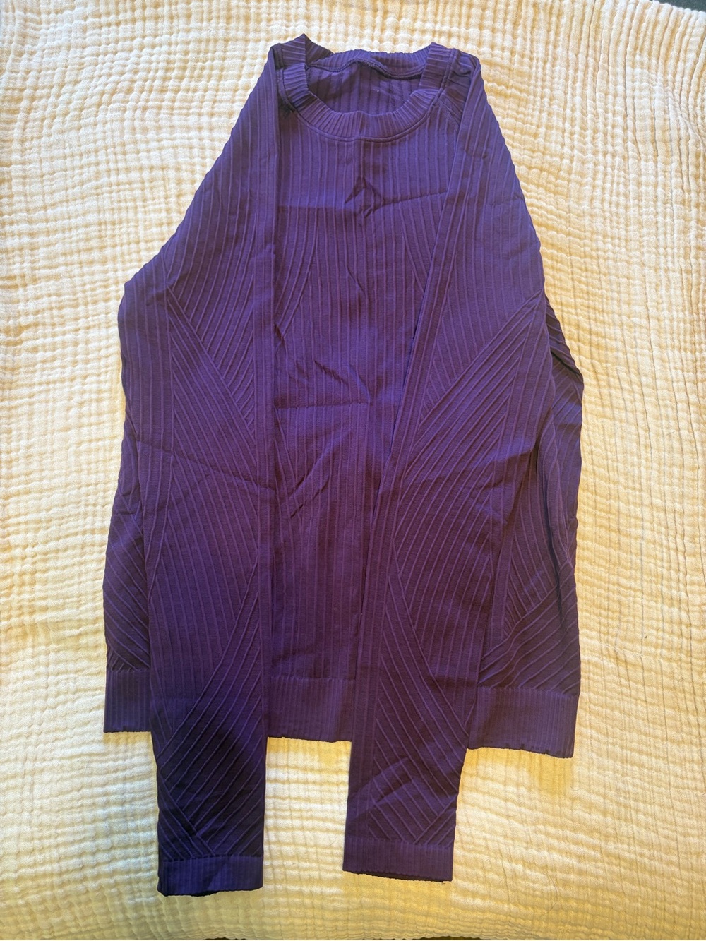 Lululemon women’s long sleeve athletic top